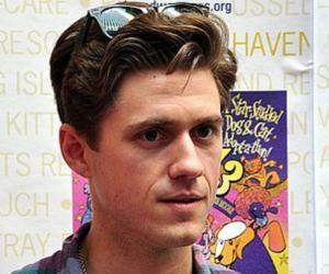 Aaron Tveit