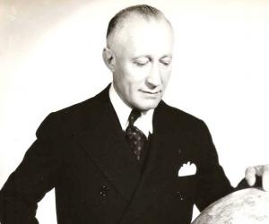 Adolph Zukor Biography, Birthday. Awards & Facts About Adolph Zukor