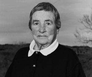 Agnes Martin