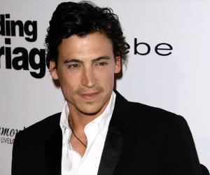 Andrew Keegan