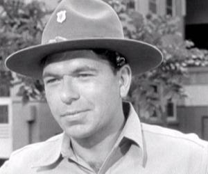 Claude Akins