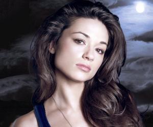 Crystal Reed