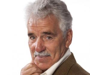 Dennis Farina