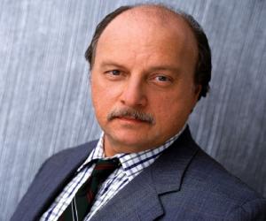 Dennis Franz