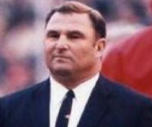 Hank Stram Biography, Birthday. Awards & Facts About Hank Stram