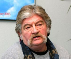 Joe Eszterhas