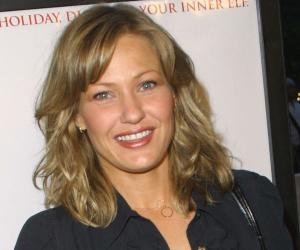 Joey Lauren Adams