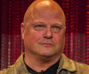 Michael Chiklis