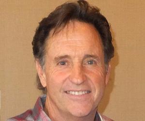 Robert Hays