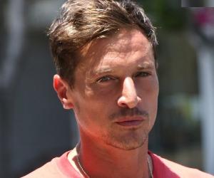 Simon Rex