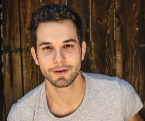 Skylar Astin