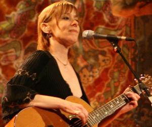 Suzanne Vega