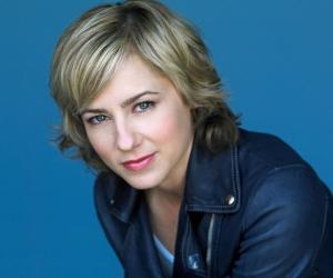 Traylor Howard Biography, Birthday. Awards & Facts About Traylor Howard