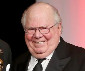 Verne Lundquist