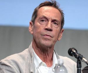 Jonathan Hyde