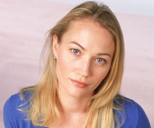 Sarah Wynter