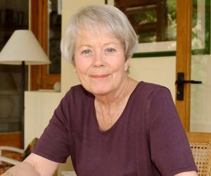 Annette Crosbie