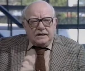 Arthur Lowe