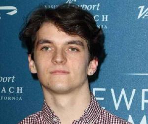 Fionn Whitehead