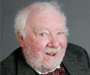 Freddie Jones