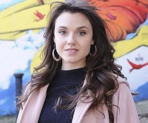 Poppy Drayton