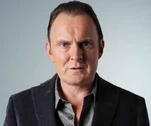 Robert Glenister