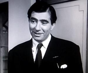 Robert Newton Biography, Birthday. Awards & Facts About Robert Newton