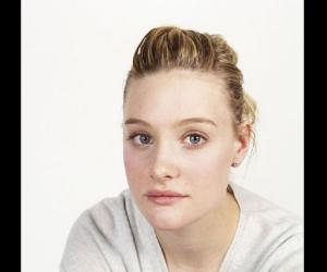 Romola Garai