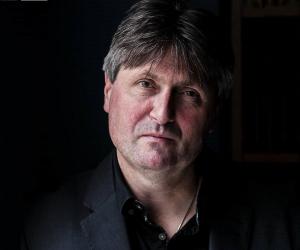 Simon Armitage