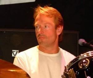 Simon Kirke