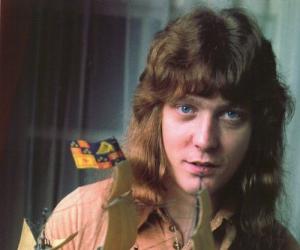 Steve Priest