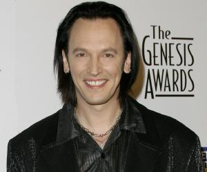 Steve Valentine