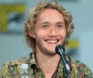 Toby Regbo