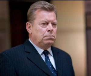 Warren Clarke