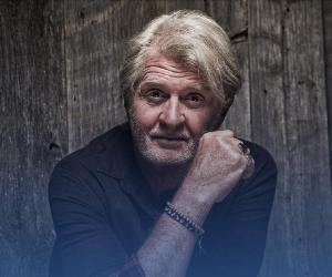 Tom Cochrane