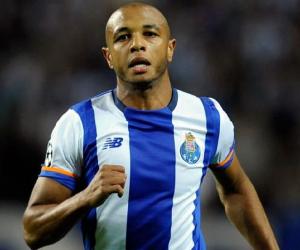 Yacine Brahimi