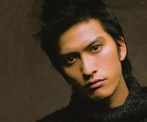 Tomoya Nagase