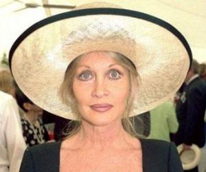 Anouska Hempel