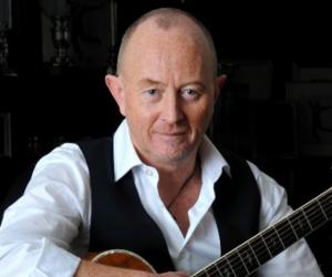 Dave Dobbyn