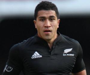 Mils Muliaina