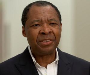 Okwui Enwezor