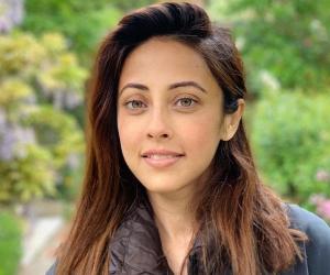 Ainy Jaffri Biography, Birthday. Awards & Facts About Ainy Jaffri