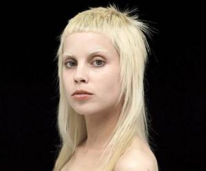 Yolandi