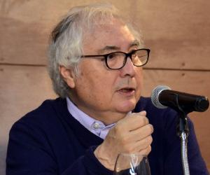 Manuel Castells